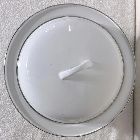 Vintage Enamelware White  Round Roaster Pot With Lid - Picture 7 of 16